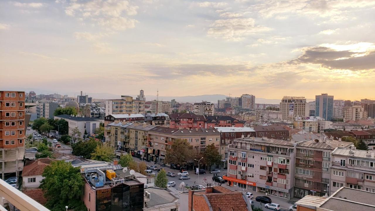 Spacious Downtown Apartment With A City View Prishtinë Ngoại thất bức ảnh